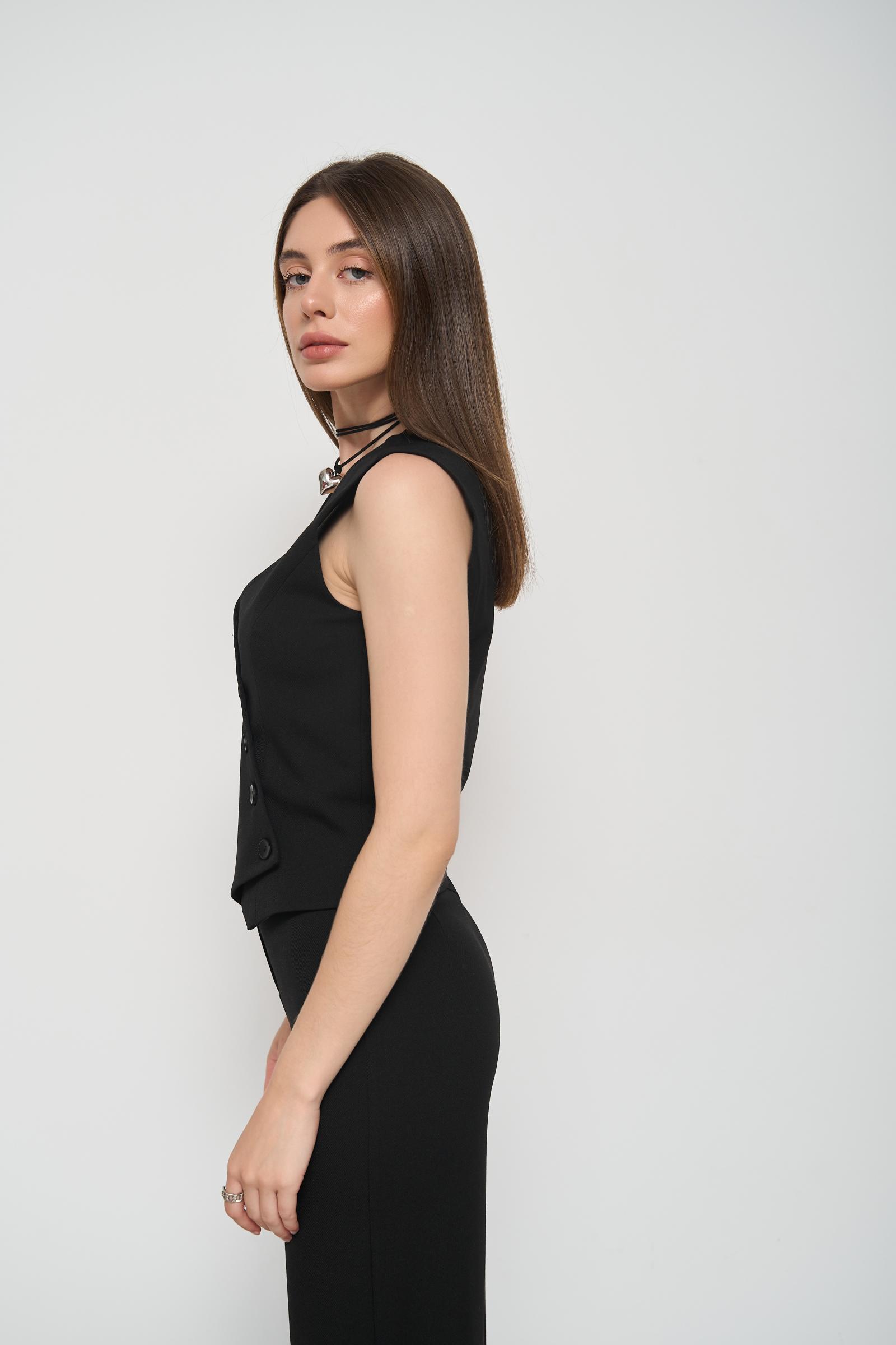 Класичний чорний жилет
